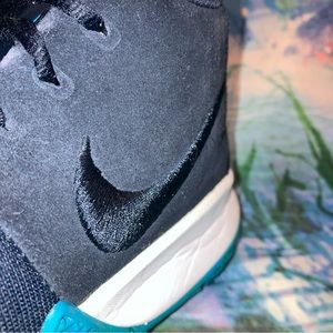 Nike. HK. Size 8. Navy Blue Men’s